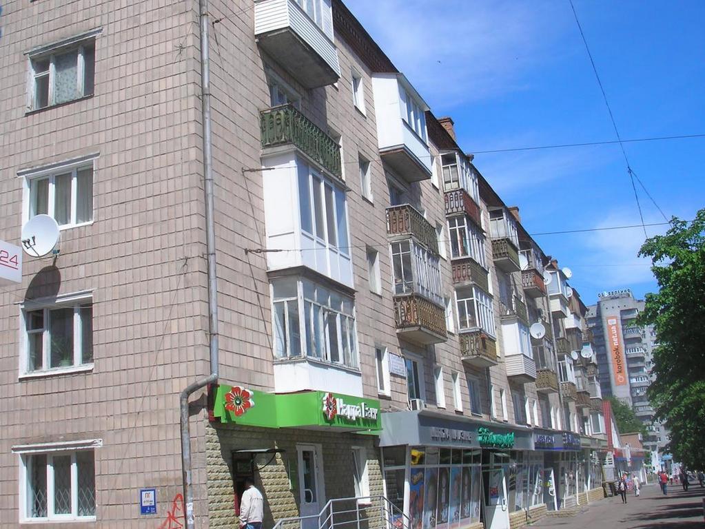 Roses Apartment In The City Center Tschernihiw Exterior foto